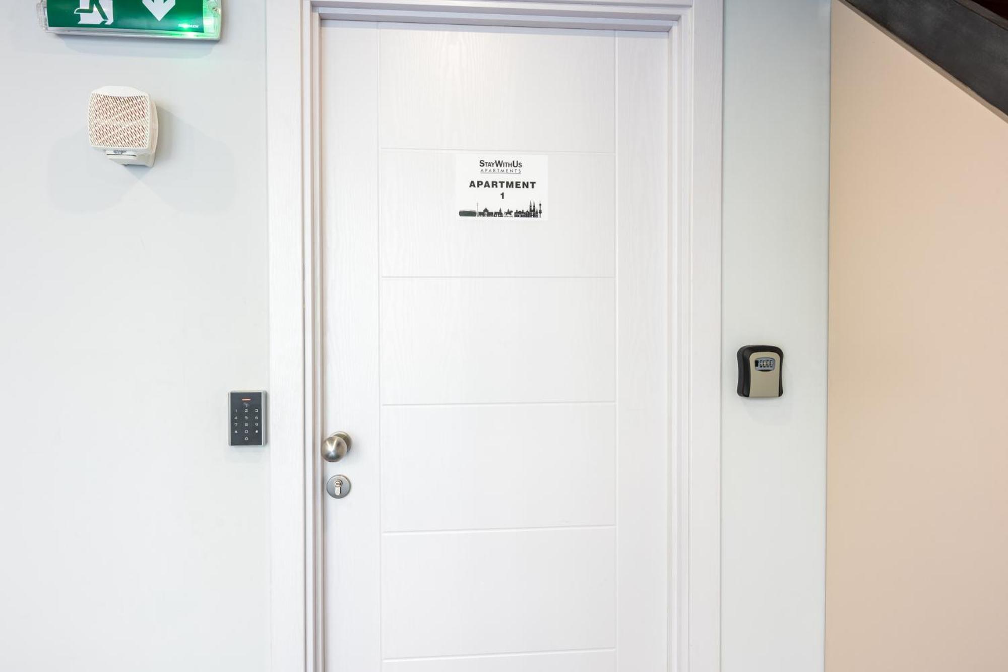 Staywithus , Ground Floor Zagreb Ngoại thất bức ảnh